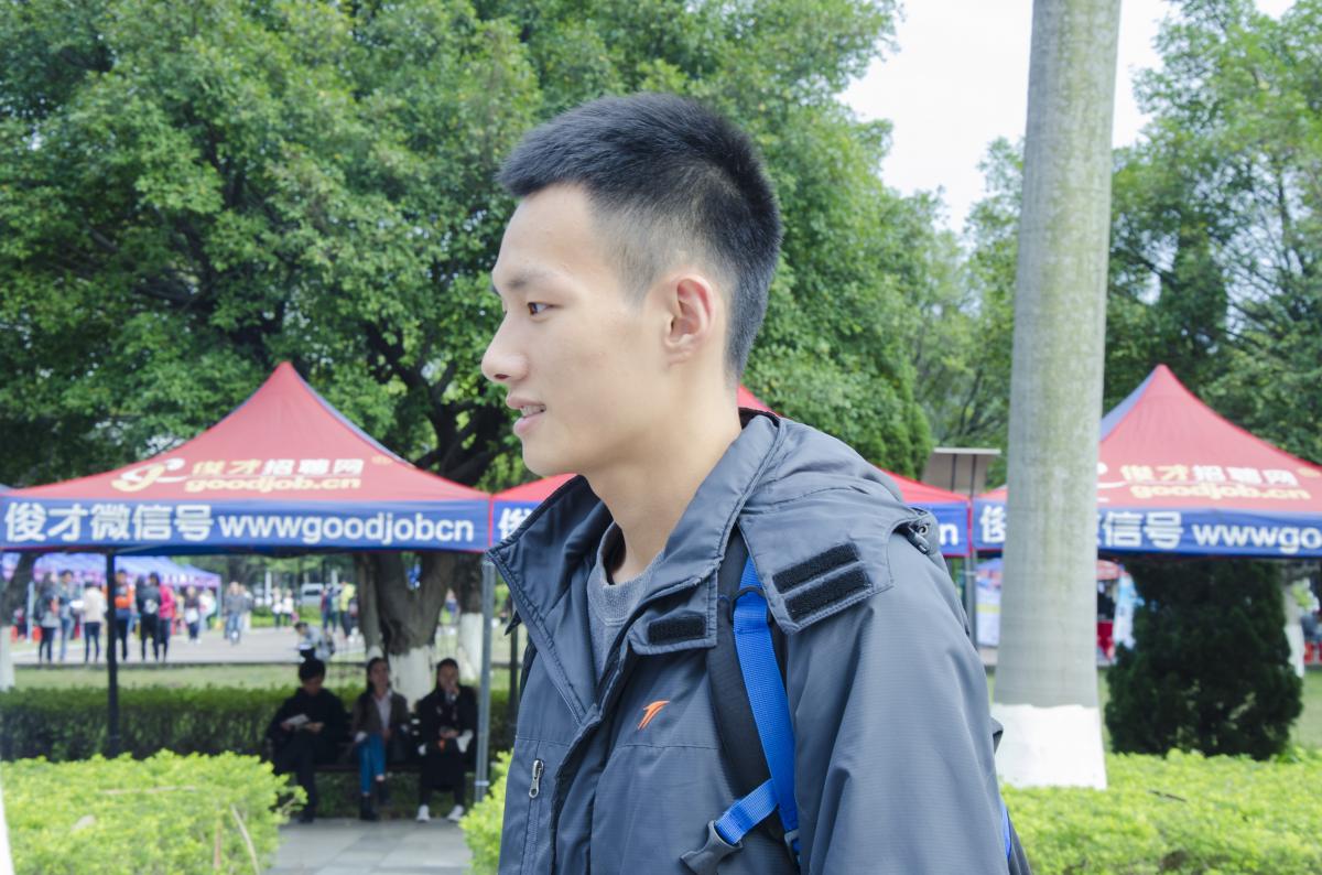 東莞市教育局首次在華師大學(xué)城校區(qū)舉辦專場招聘會